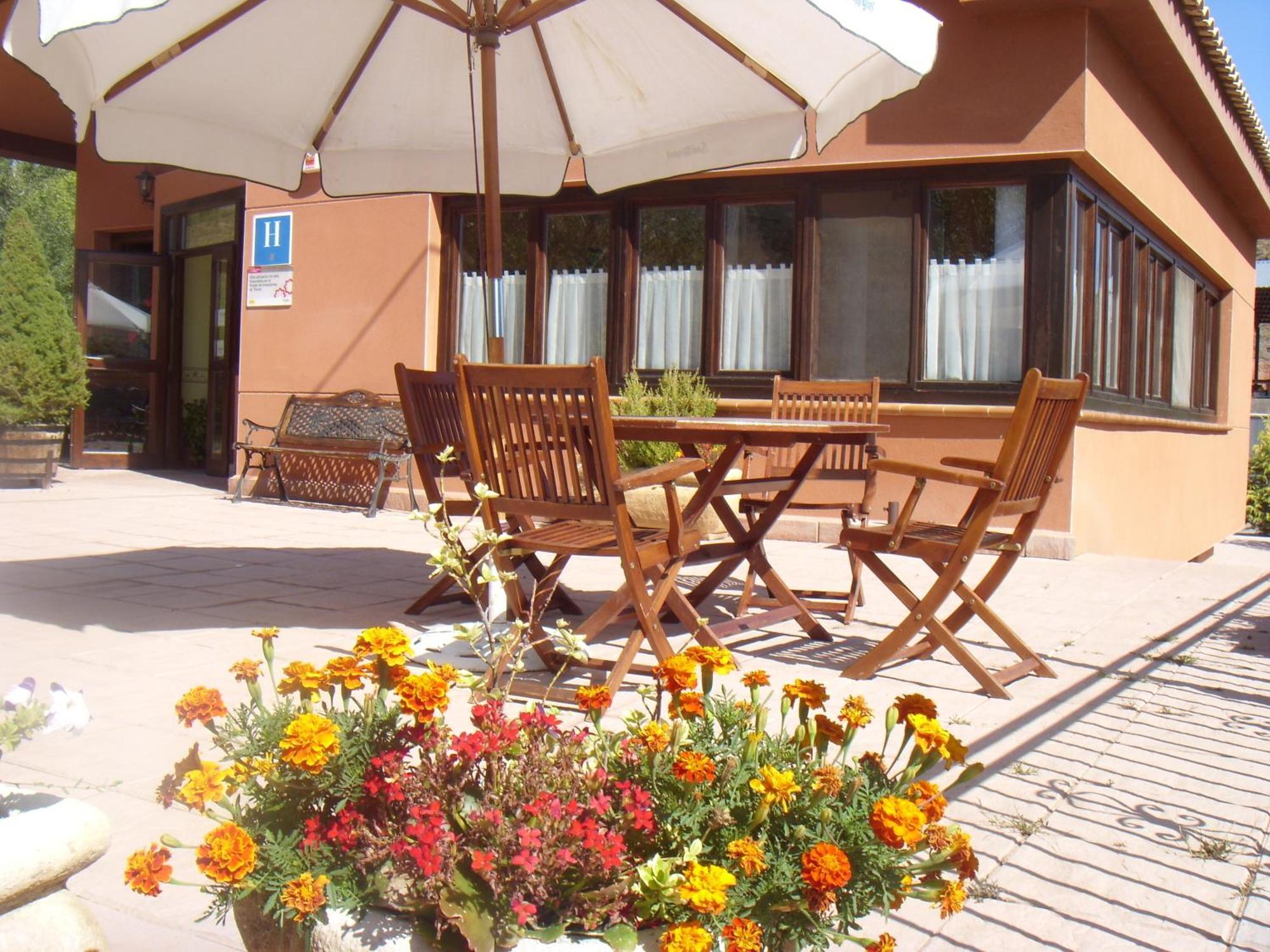 Hotel Valdevecar Albarracin Exterior photo